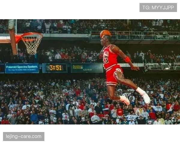 奥尼尔内线单打效率超乔丹，关键篮板主导季后赛胜局