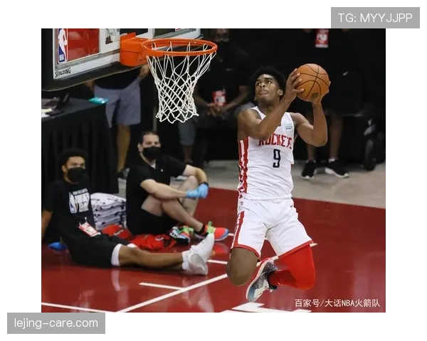 尤文图斯依赖老将的战略难题持续显现，战术困境对其赛季稳定性形成考验