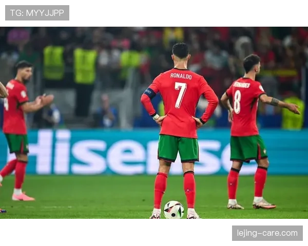 C罗加速突破撕裂防线，连续关键战高效射门压制对手