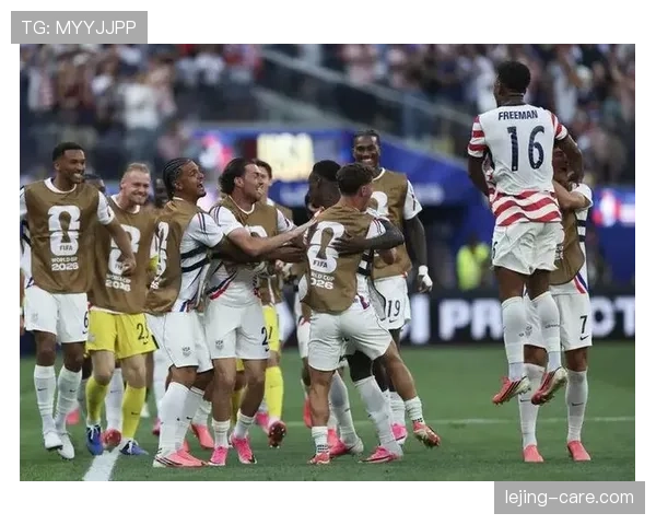 美国4-1巴拉圭开门红，巴洛贡和普利西奇点燃主场世界杯